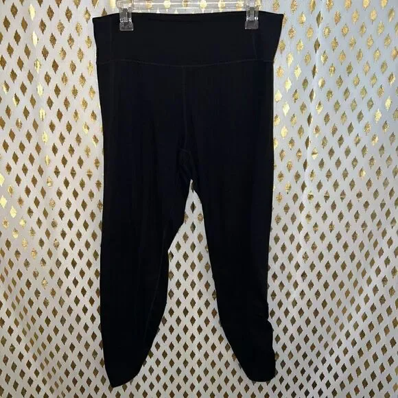Athleta cropped black leggings ruching size M - Picture 2 of 6